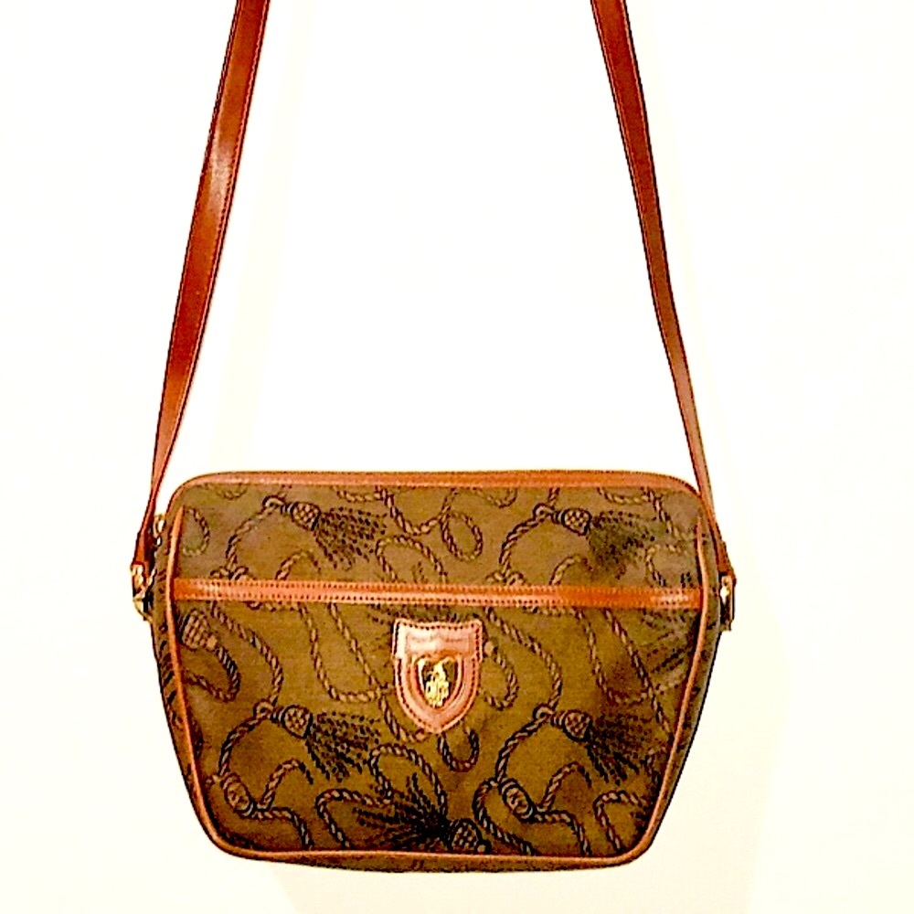 Gorgeous Mark Cross Crossbody shoulder bag.